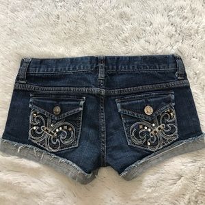 🔴Junior’s Infamous Denim Shorts Sz 3